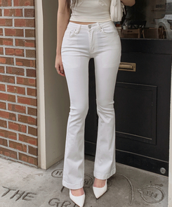 ローライズ骨盤パッドブーツカットパンツ WHITE