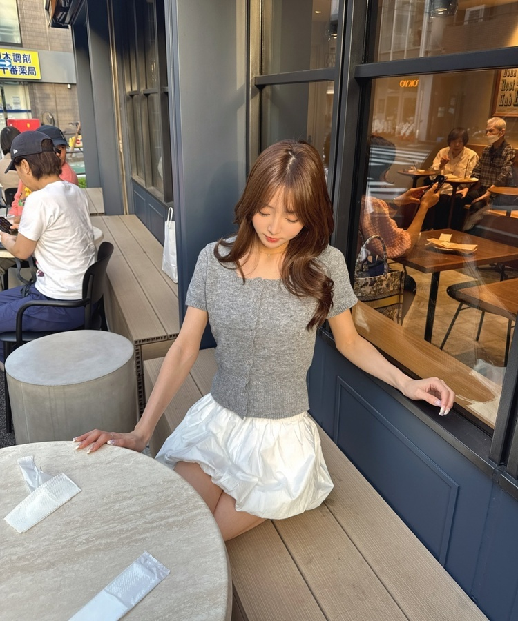 스퀘어넥 니트 가디건