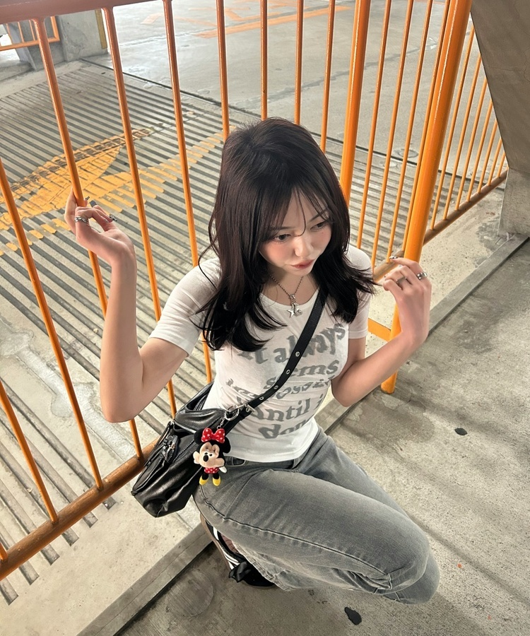 유니크 레터링 반팔 티셔츠 (5color) 아이보리