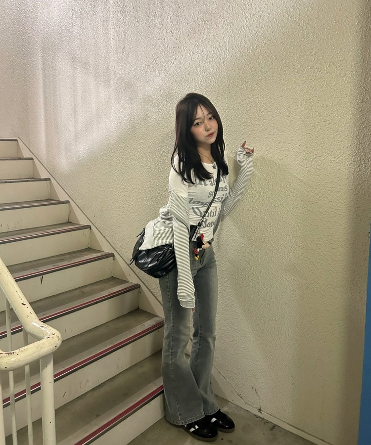 유니크 레터링 반팔 티셔츠 (5color) 아이보리