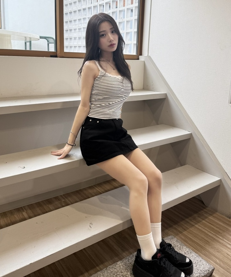 ハートボタン付きミニスカート BLACK