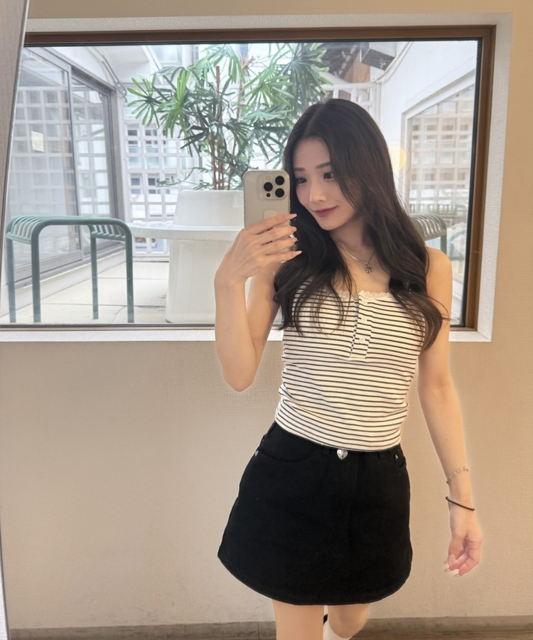 ハートボタン付きミニスカート BLACK