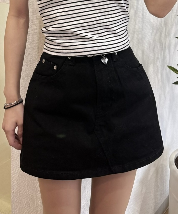 ハートボタン付きミニスカート BLACK