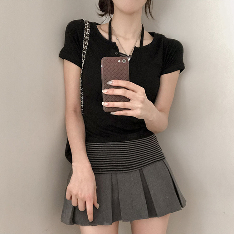 투톤 단가라 배색 레이어드 홀터 일체형 반팔 티셔츠 블랙