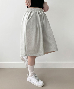 아두 핀턱 버뮤다 와이드 트레이닝 밴딩 숏 7부바지 오트밀