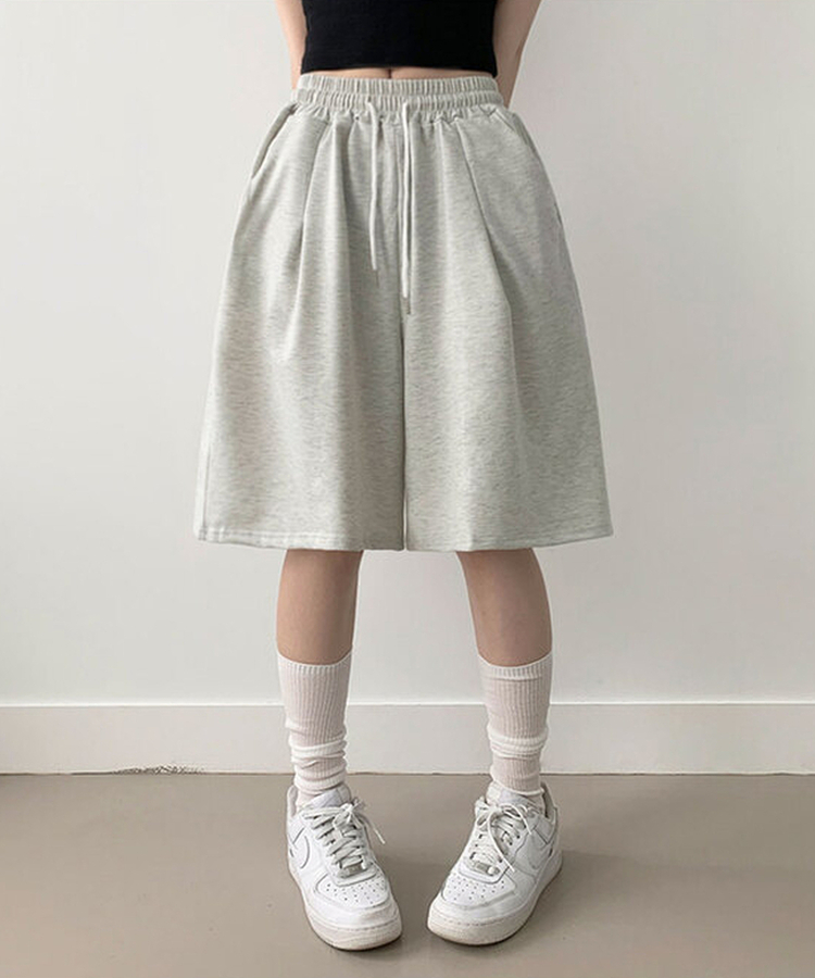 아두 핀턱 버뮤다 와이드 트레이닝 밴딩 숏 7부바지 오트밀