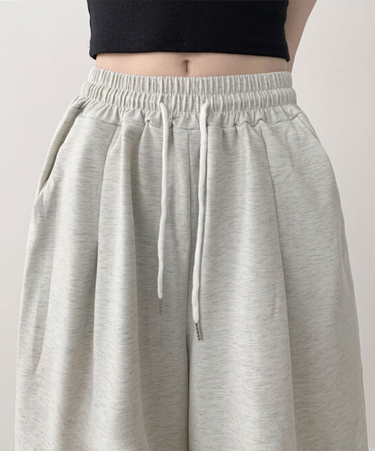 아두 핀턱 버뮤다 와이드 트레이닝 밴딩 숏 7부바지 오트밀