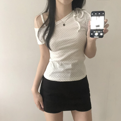[핏보장!러블리]도트 땡땡이 원 오프숄더 어깨끈 리본 초커끈 반팔티 3color 아이보리