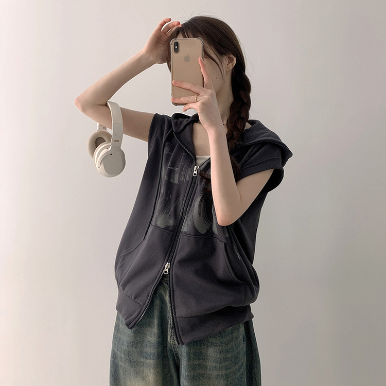 プリンティングフードジップアップベスト CHARCOAL