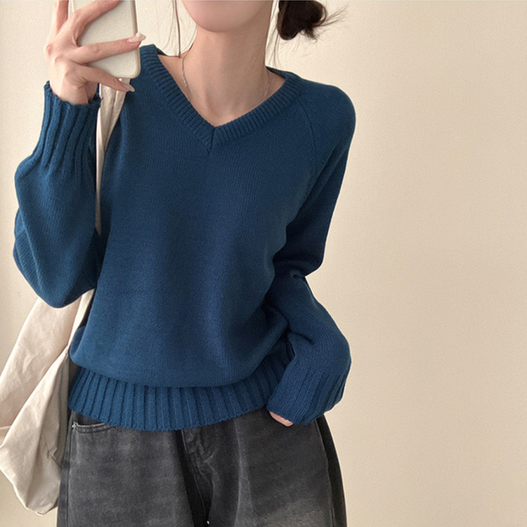메이 시보리 브이넥 루즈핏 니트 블루