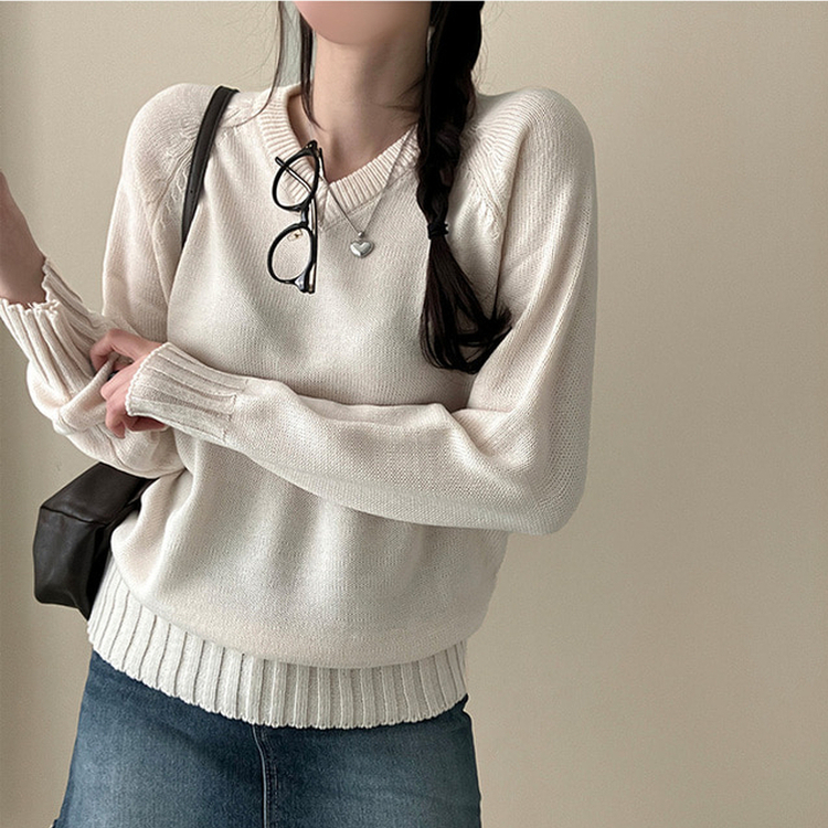 메이 시보리 브이넥 루즈핏 니트 아이보리