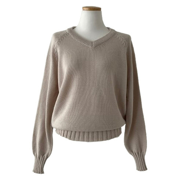 메이 시보리 브이넥 루즈핏 니트
