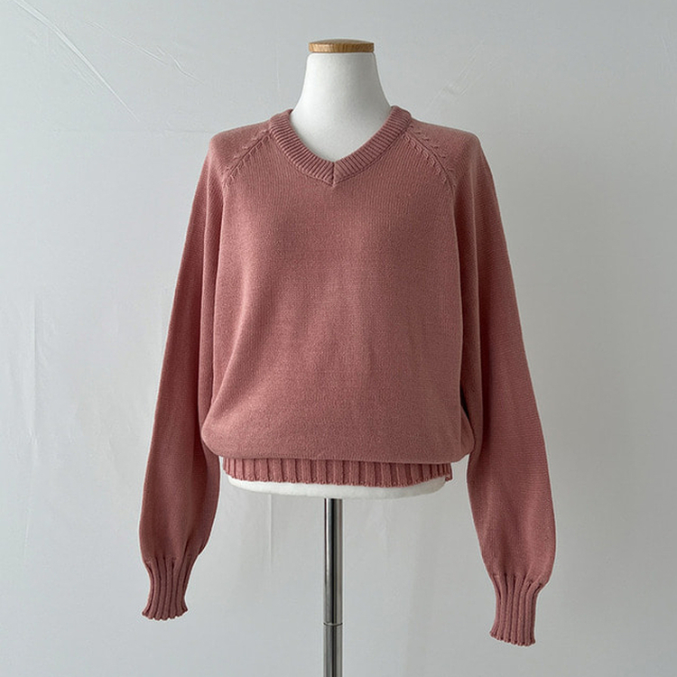 메이 시보리 브이넥 루즈핏 니트