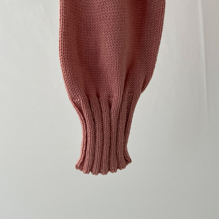 메이 시보리 브이넥 루즈핏 니트