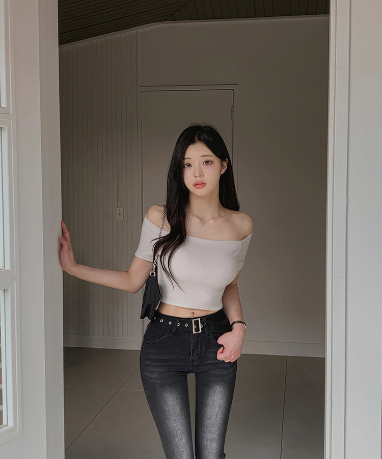 オフショルダースリムクロップ半袖Tシャツ BEIGE