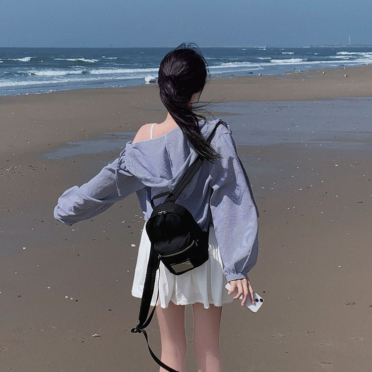 여름을 아주 귀엽게 즐기는 방법마린 패치 포인트 시어서커 아방핏 크롭 후드 셔츠 남방 네이비
