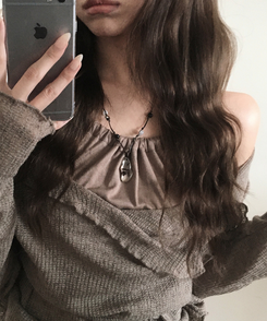 ニット ホルターレイヤードフリルアンバランスニット DEEP BEIGE