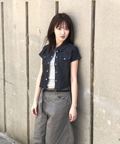 スリットデニムクロップ半袖シャツ BLACK