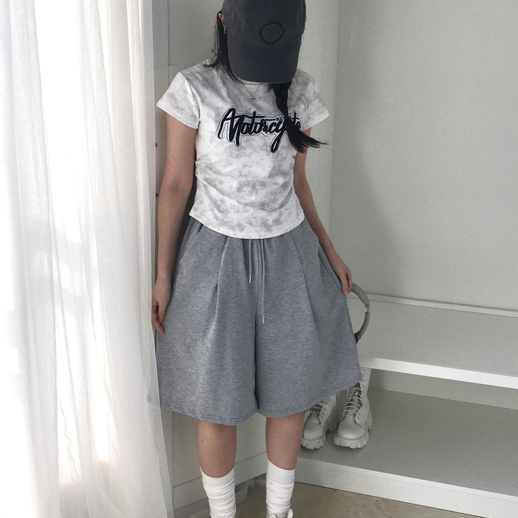 MUGLER ショートパンツ＆バミューダパンツ メンズショートパンツ - バミューダ、カジュアルショートパンツ