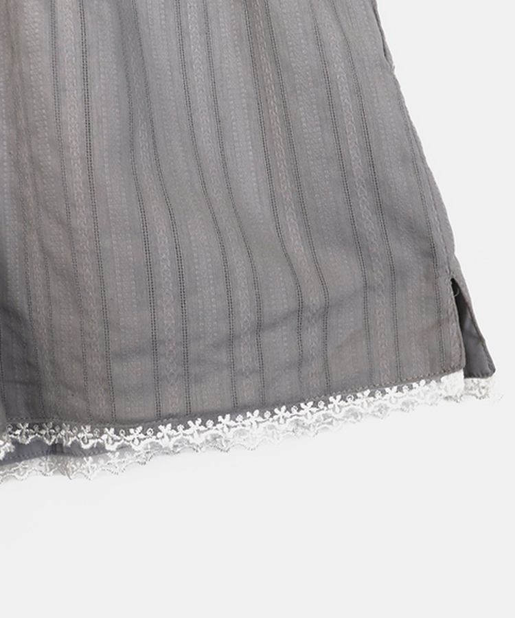 パンチングレースショートパンツ