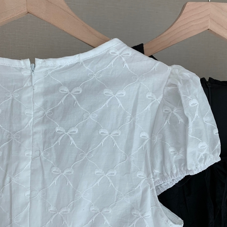 リボン刺繍フレアミニワンピース