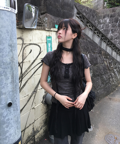 【マフラー付き】レースボタン半袖Tシャツ CHARCOAL