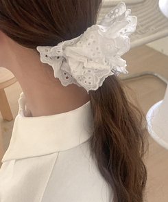 ヘアアクセサリー パンチングヘアシュシュ WHITE
