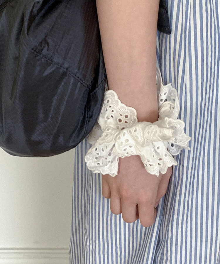 パンチングヘアシュシュ WHITE