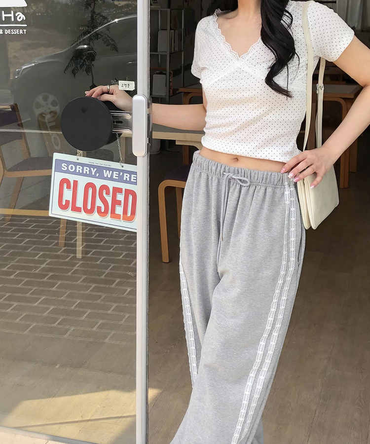 Vネックドットレース半袖Tシャツ IVORY