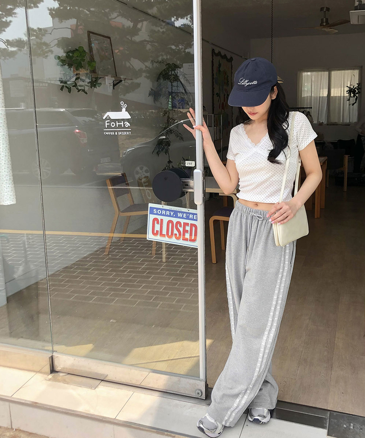 Vネックドットレース半袖Tシャツ IVORY
