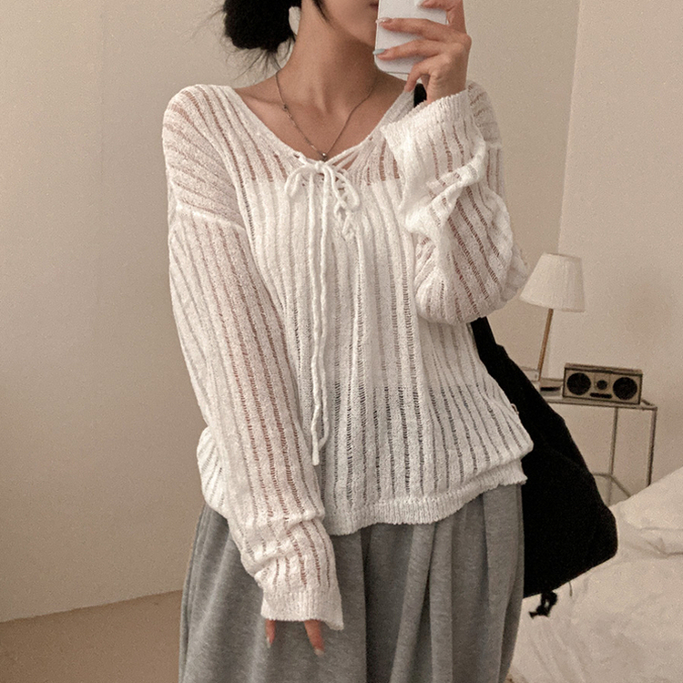 아일렛 리본 시스루 루즈핏 부클 니트 화이트