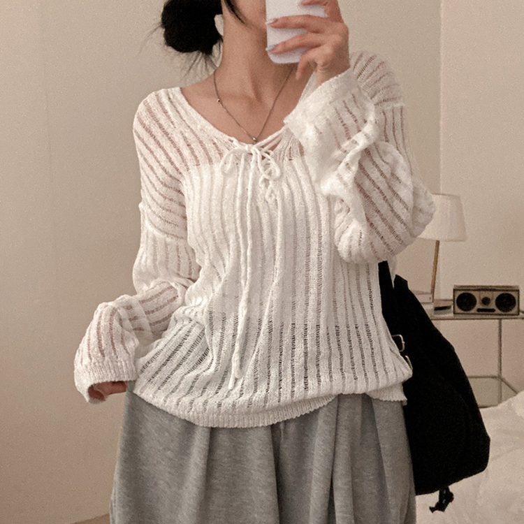 아일렛 리본 시스루 루즈핏 부클 니트 화이트