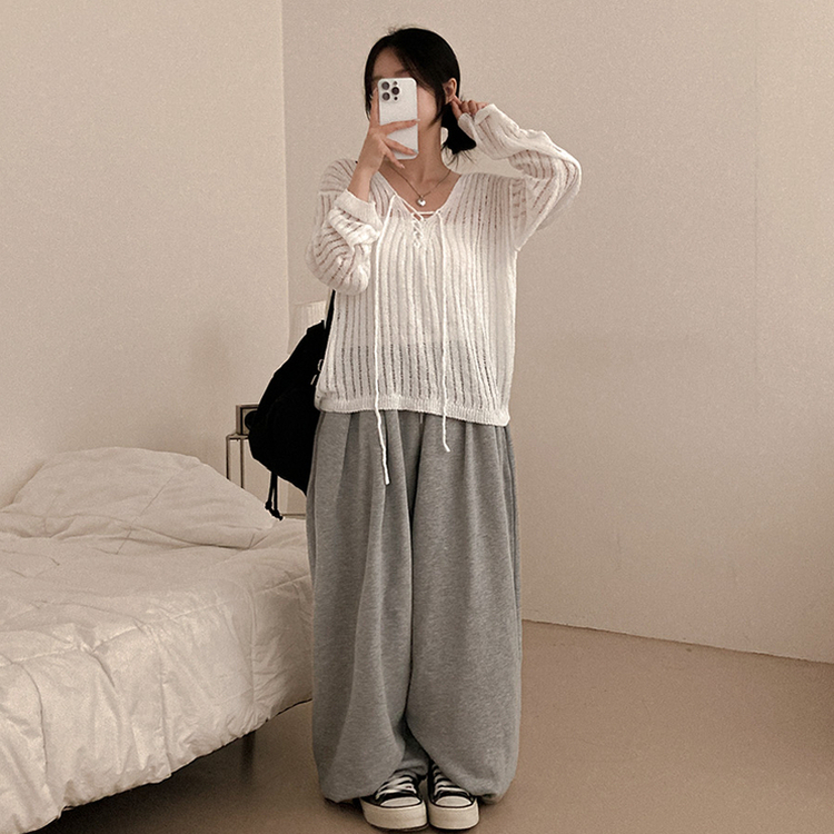 아일렛 리본 시스루 루즈핏 부클 니트 화이트