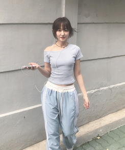 バイカラーラインナイロントレーニングワイドパンツ SKY BLUE