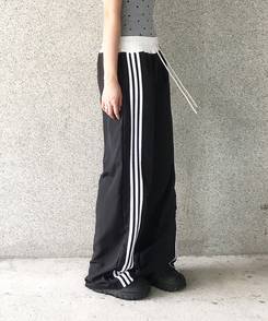 バイカラーラインナイロントレーニングワイドパンツ BLACK