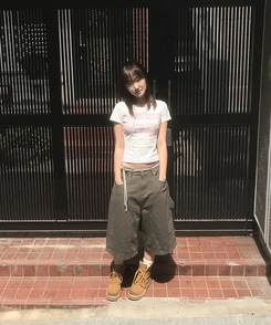 半袖Tシャツ レタリングセミクロップ半袖Tシャツ MERANGE WHITE
