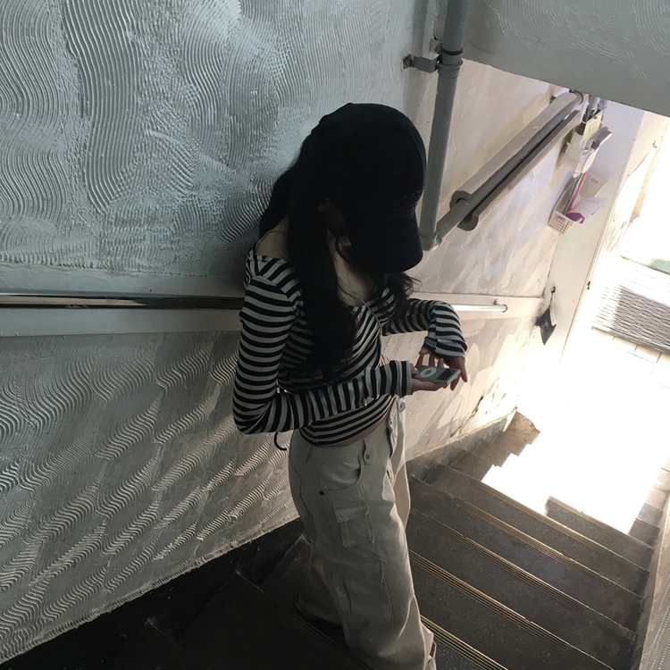 バックレスストラップ長袖Tシャツ BLACK
