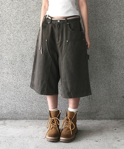 カーフェンダースリットバミューダパンツ KHAKI