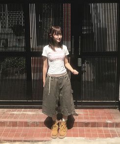 カーフェンダースリットバミューダパンツ KHAKI