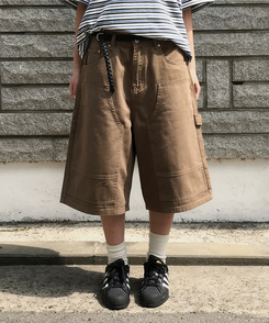 カーフェンダースリットバミューダパンツ BROWN