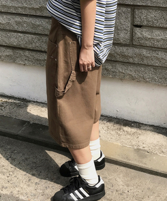 カーフェンダースリットバミューダパンツ BROWN