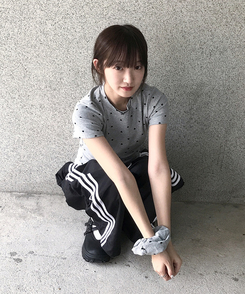 【シュシュ付き】ハートドット半袖Tシャツ MERANGE GRAY
