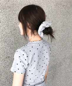 【シュシュ付き】ハートドット半袖Tシャツ MERANGE GRAY
