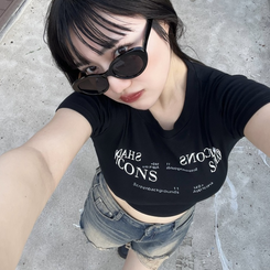 半袖Tシャツ マルチレターストリングミニクロップ BLACK