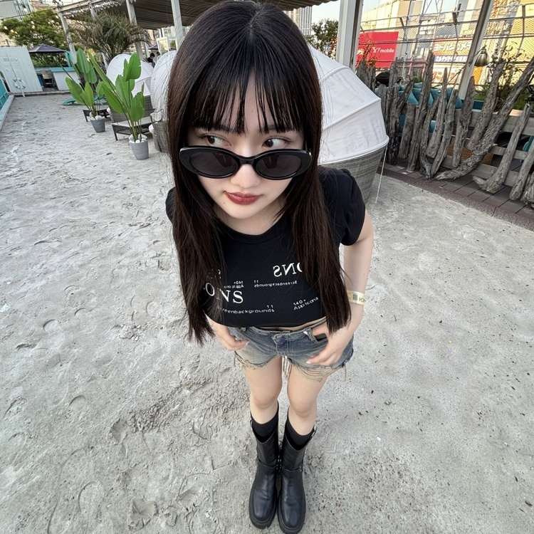 マルチレターストリングミニクロップ BLACK