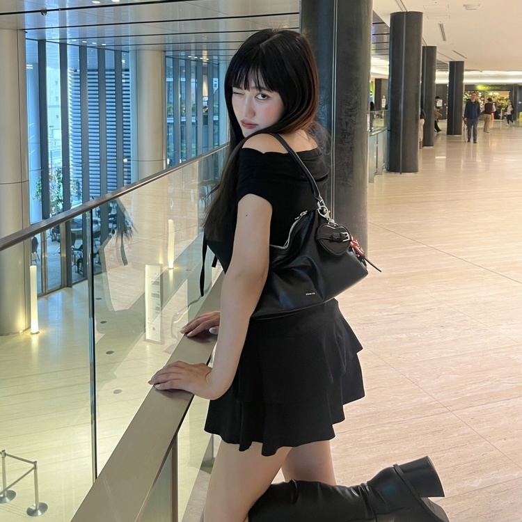 マフラー付きツーピースTシャツ BLACK