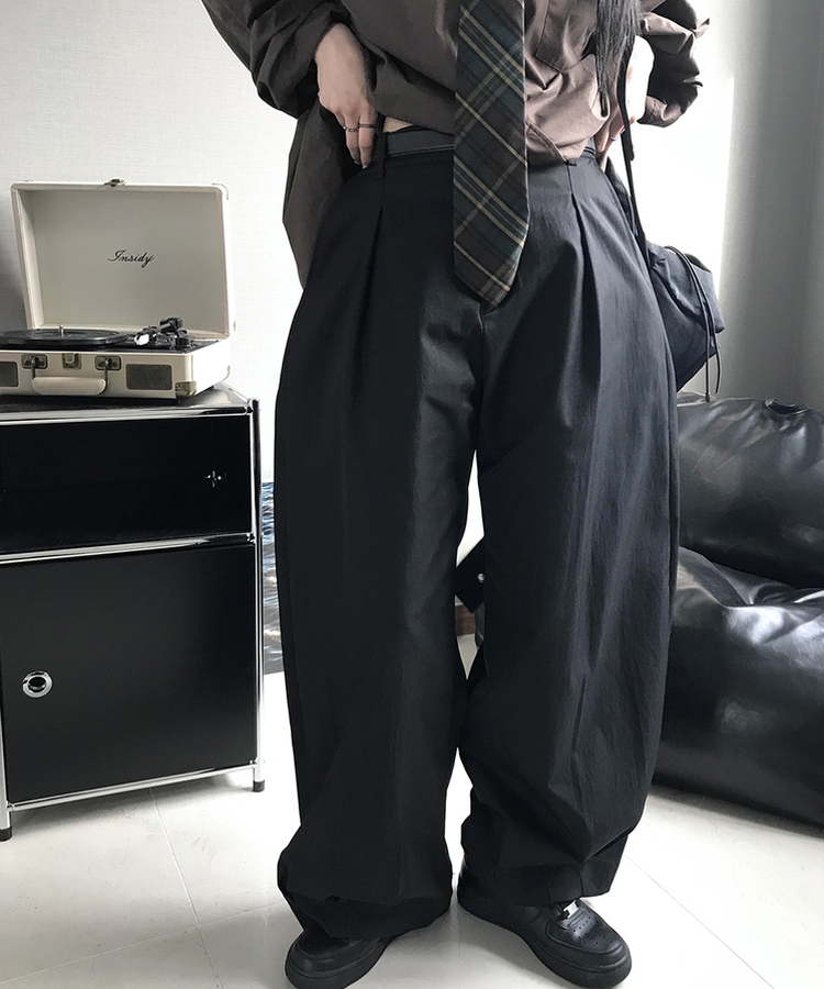 ピンタックスラックス BLACK