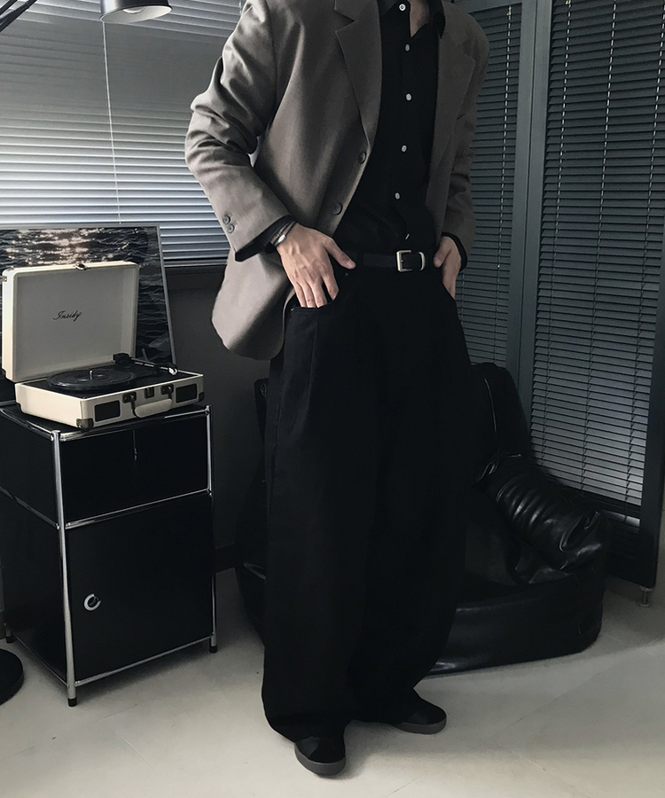 ピンタックスラックス BLACK
