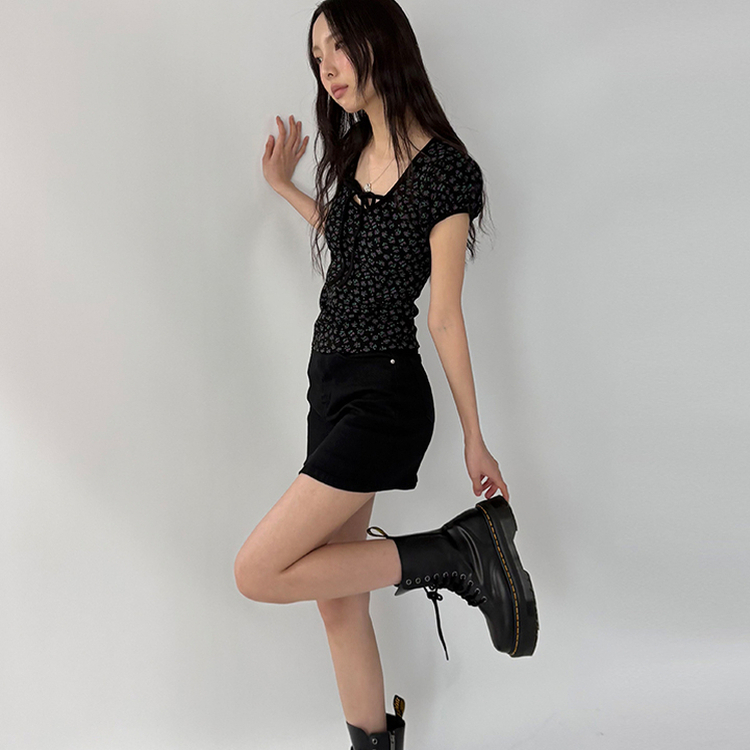 小花フラワーリボンストラップパフ袖半袖Tシャツ BLACK