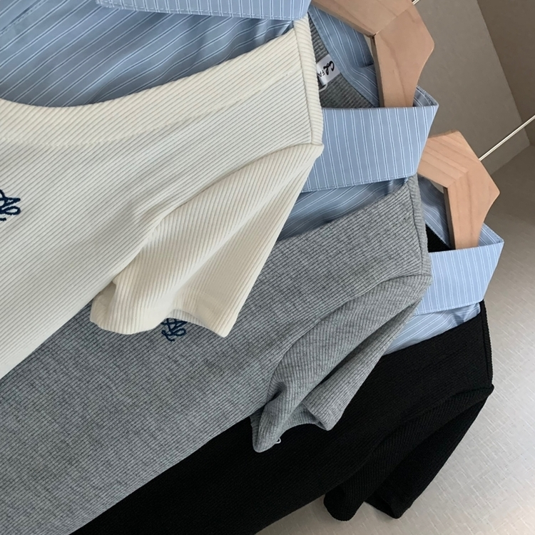 シャツレイヤード刺繍半袖カーディガン